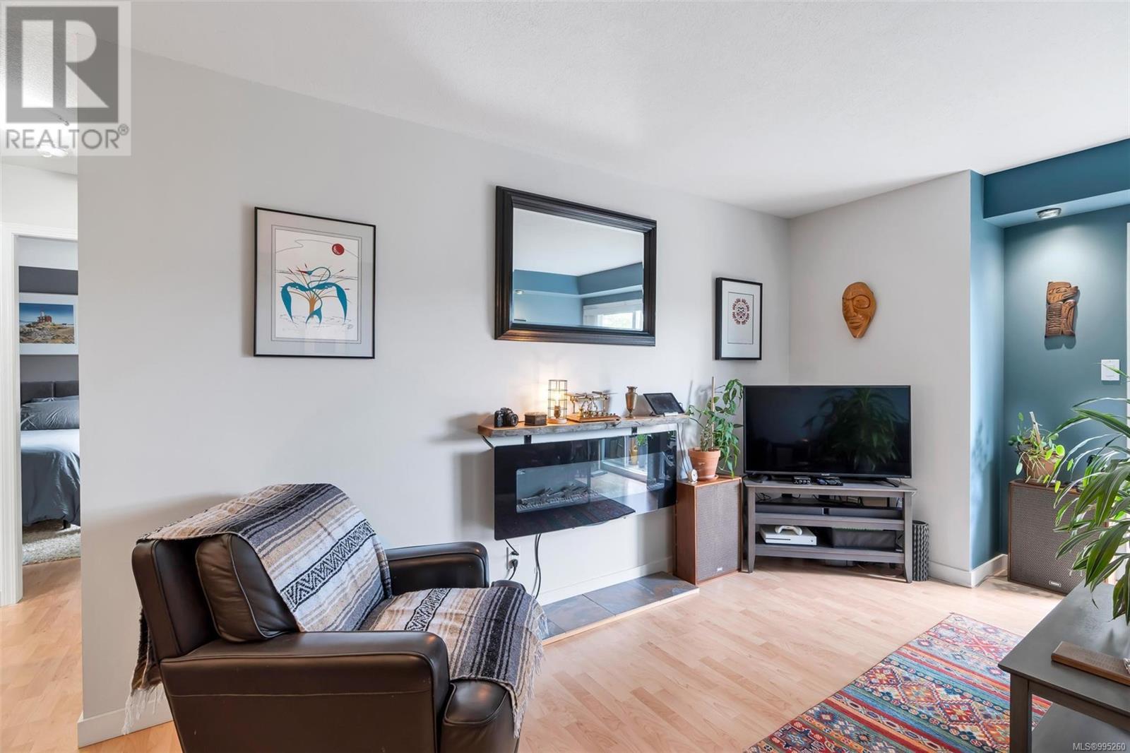 205 7070 West Saanich Rd Property Photo 11