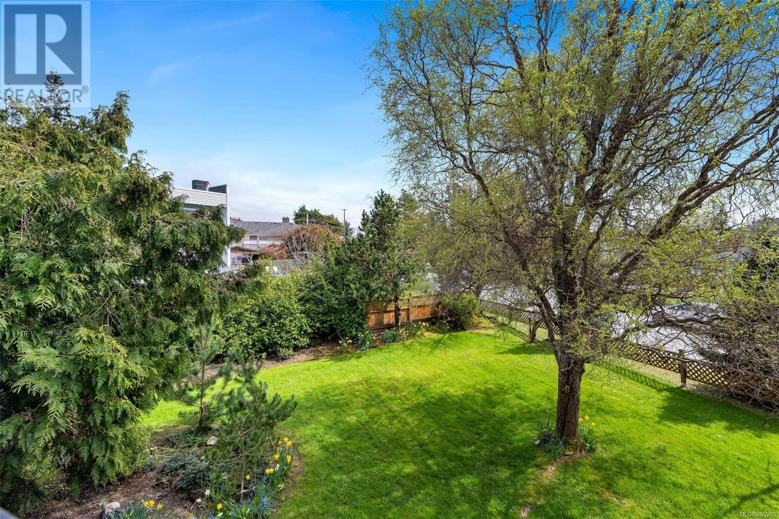 205 7070 West Saanich Rd Property Photo 25