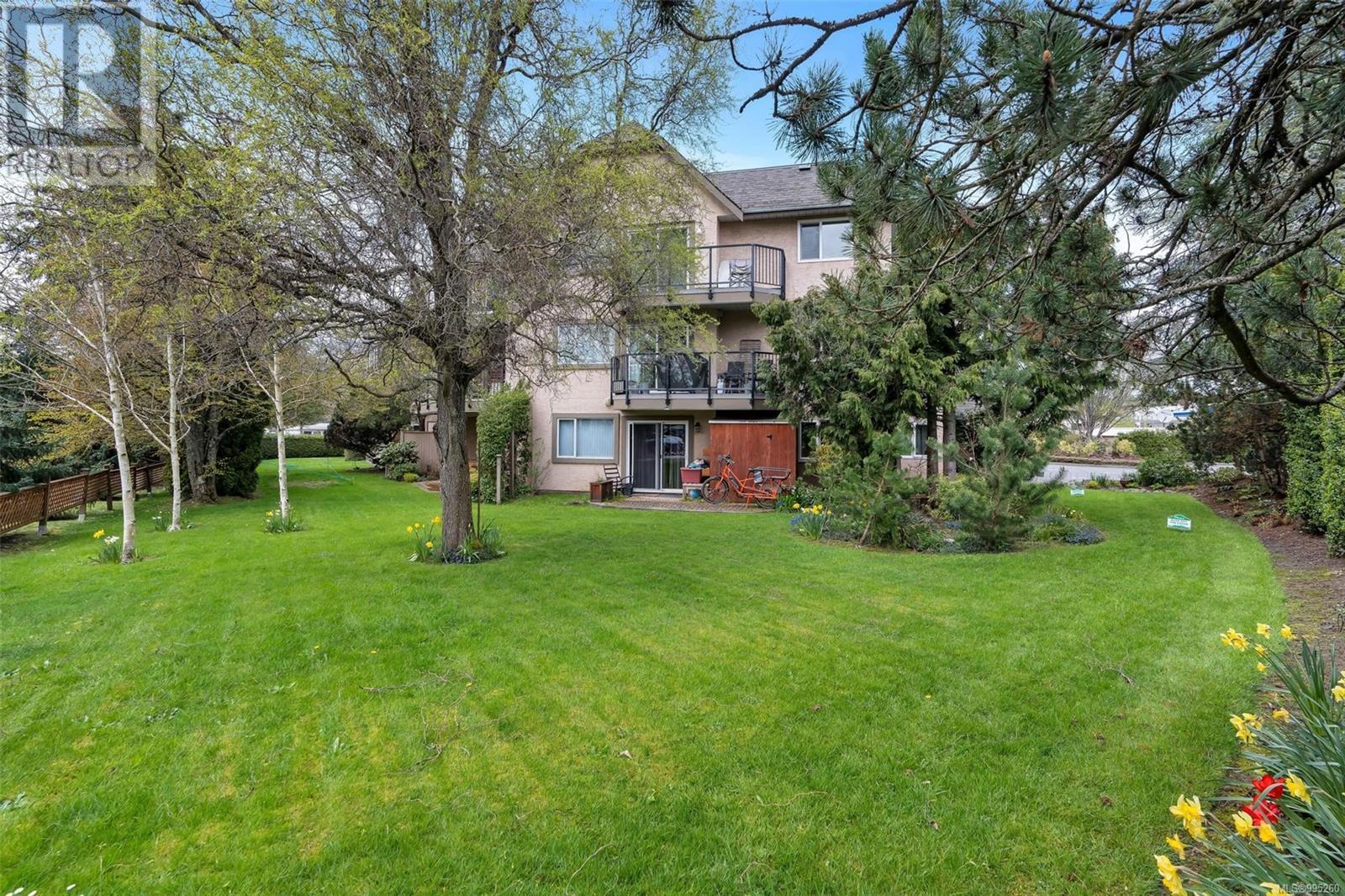 205 7070 West Saanich Rd Property Photo 27