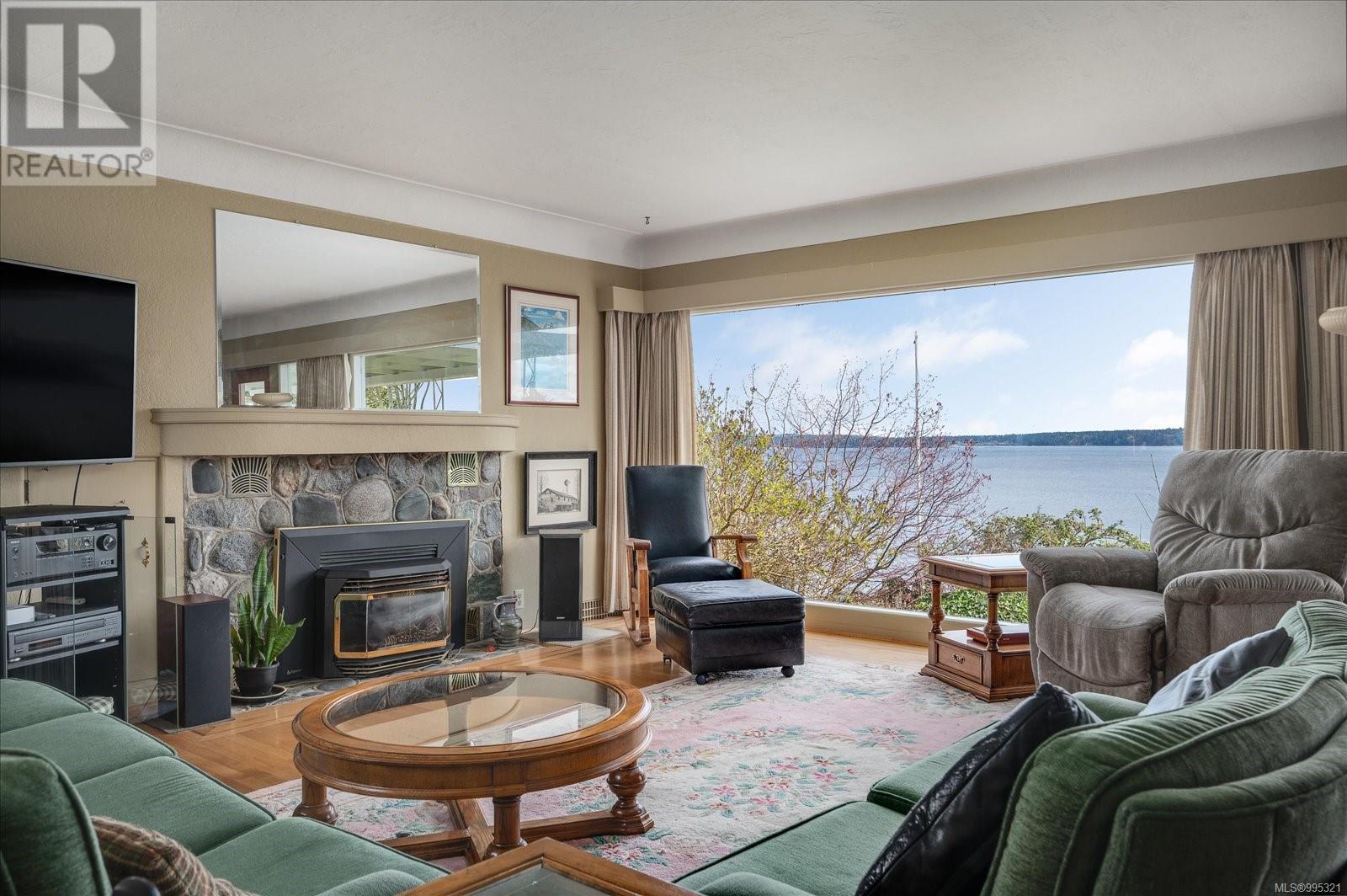 9979 Beach Dr Property Photo