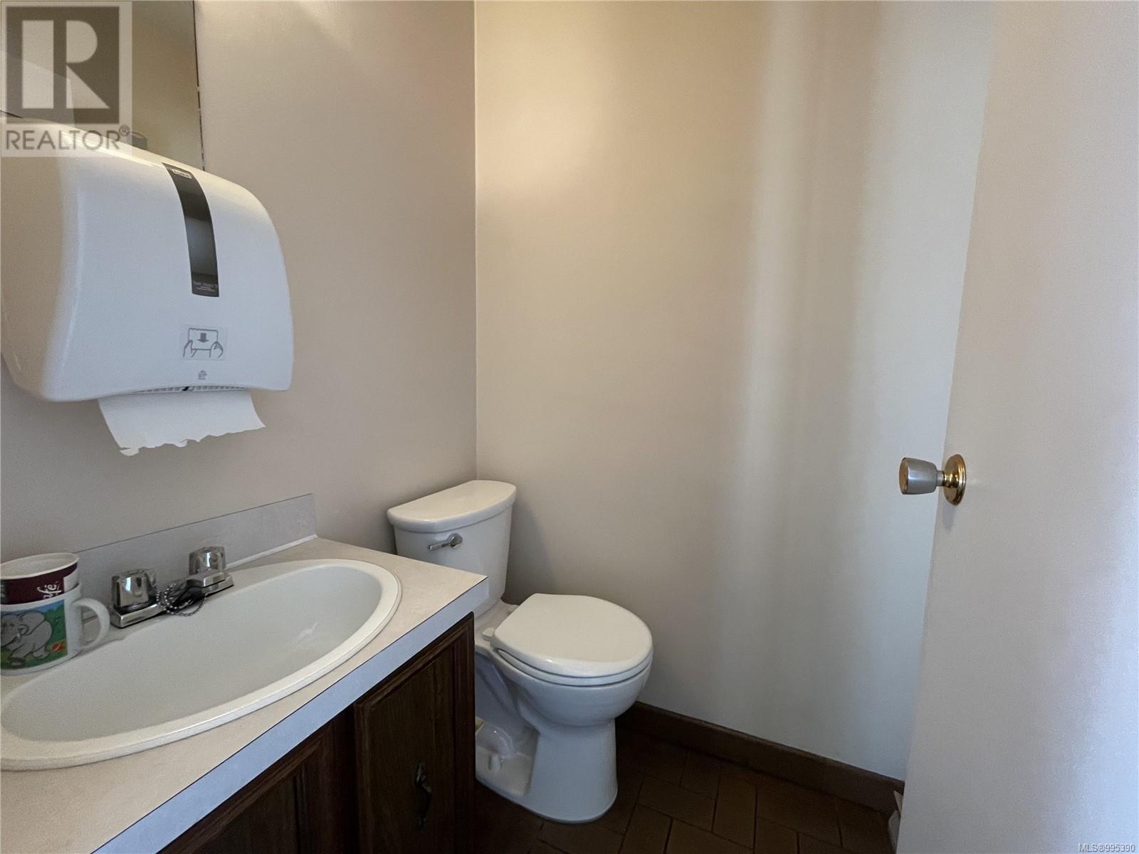 4494 Margaret St Property Photo 13