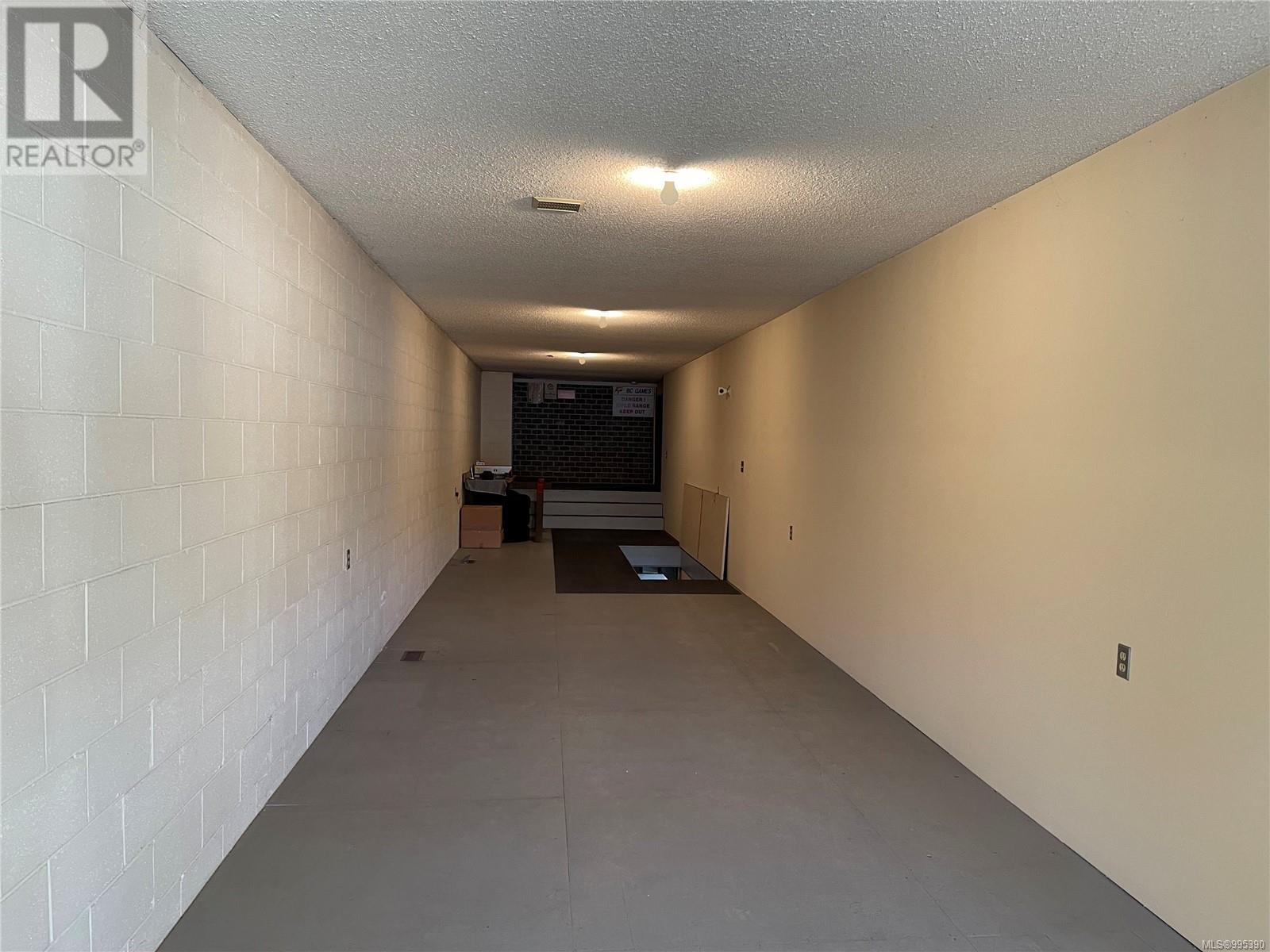 4494 Margaret St Property Photo 17