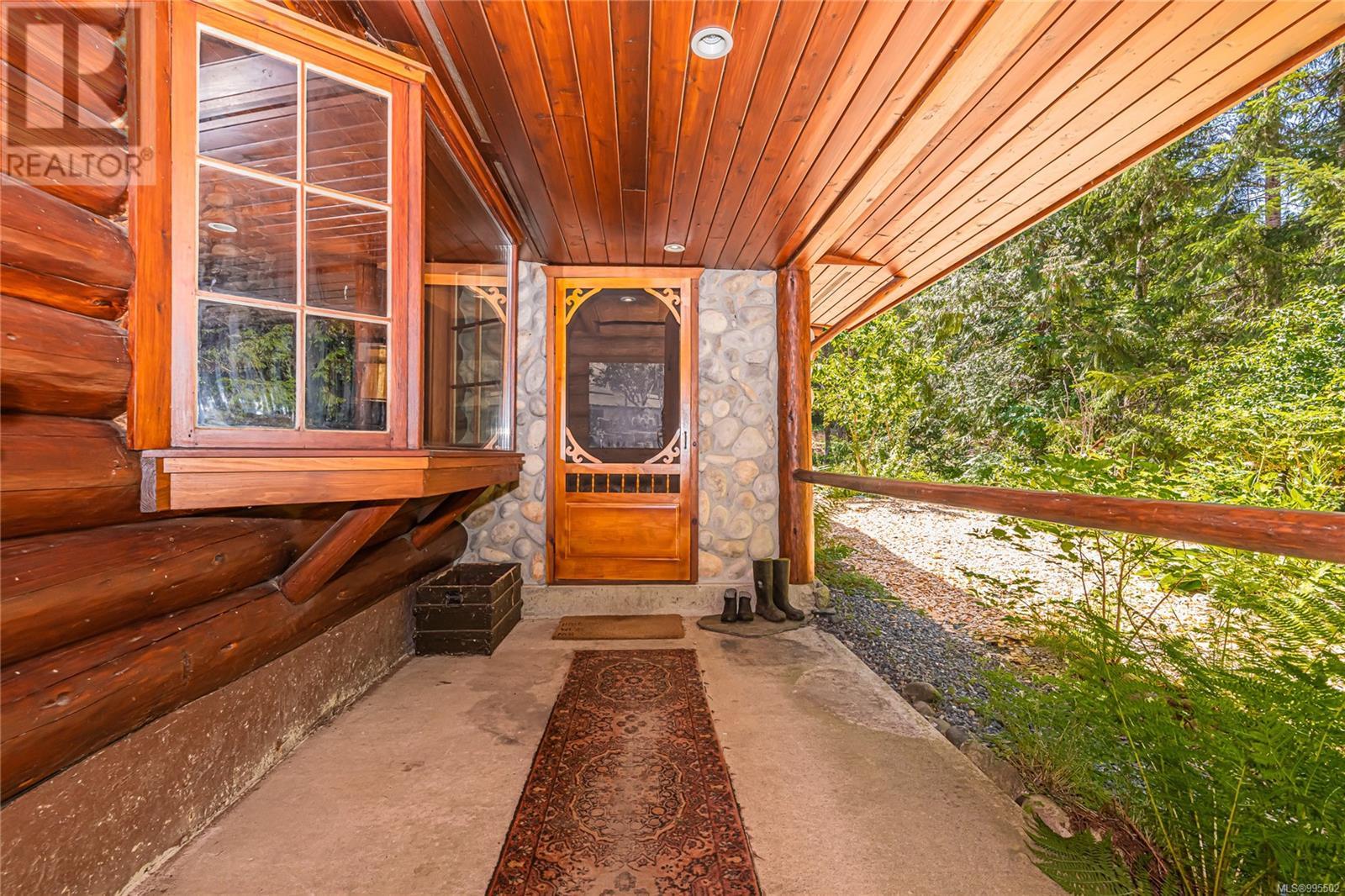 5970 Stoltze Rd Property Photo 5