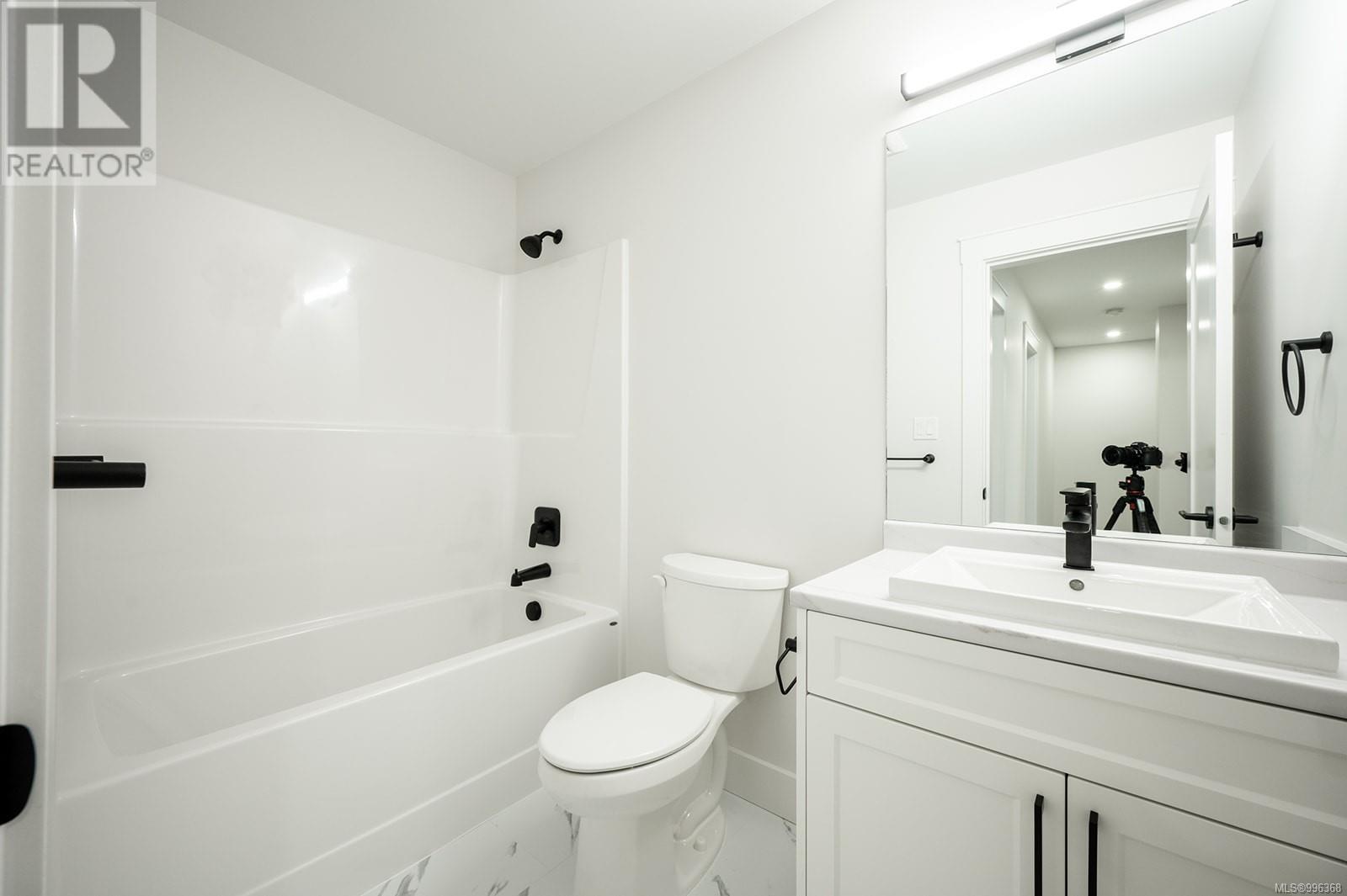 29 1090 Evergreen Rd Property Photo 24