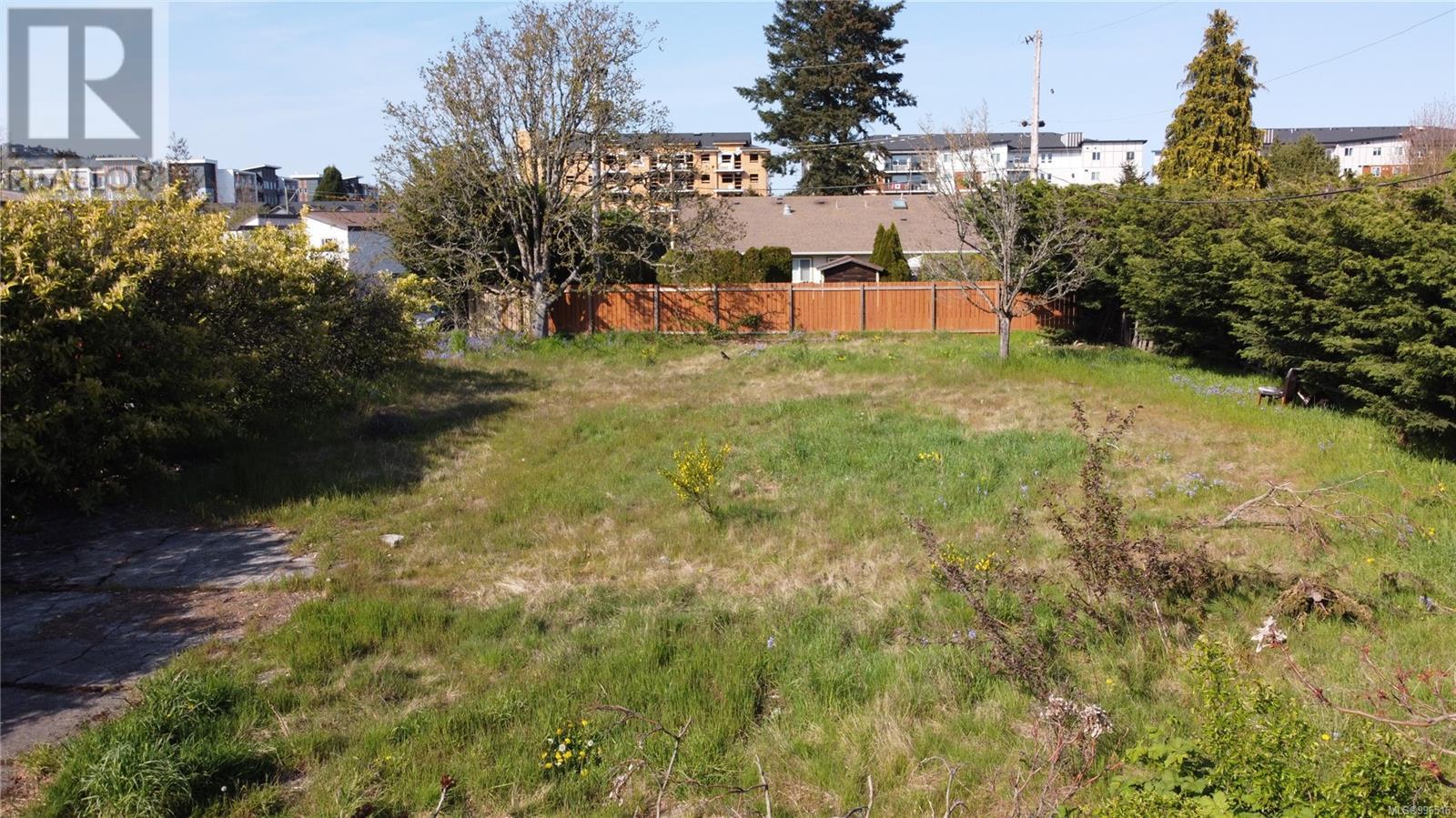 976 Dunford Ave Property Photo 8
