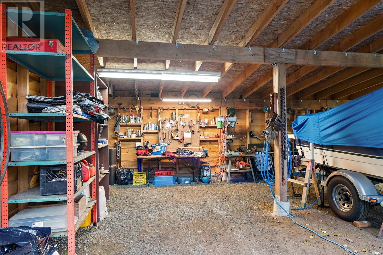 608 Tumbo Channel Rd Property Photo 10