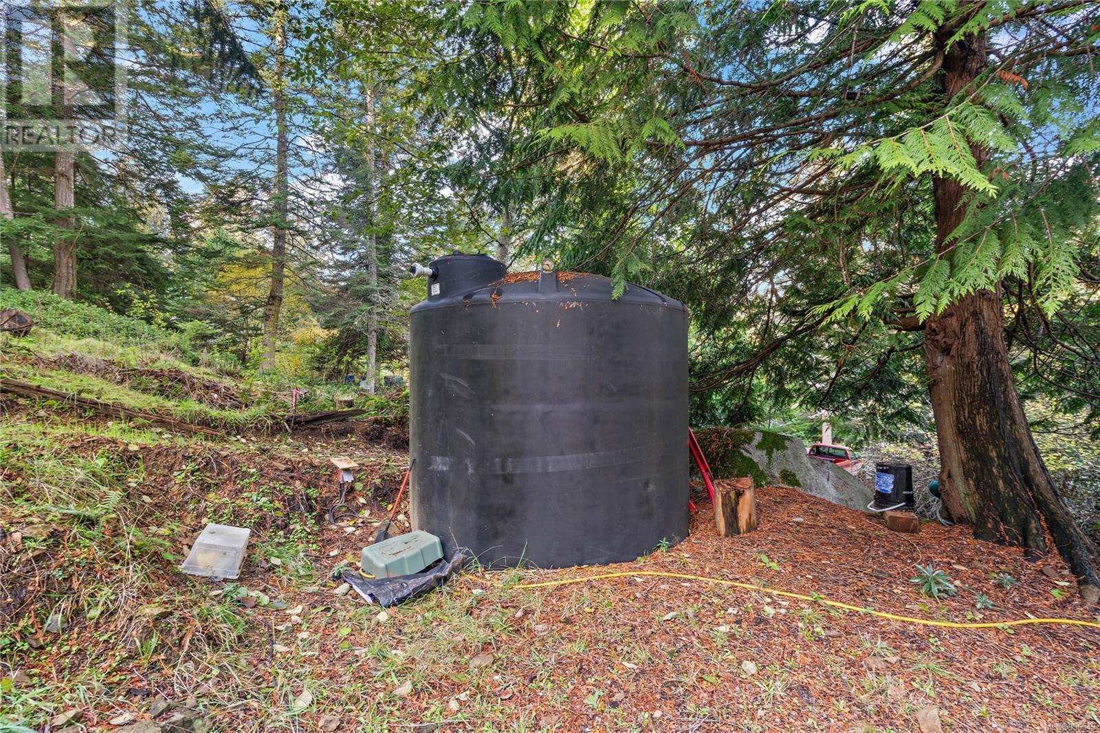 608 Tumbo Channel Rd Property Photo 11