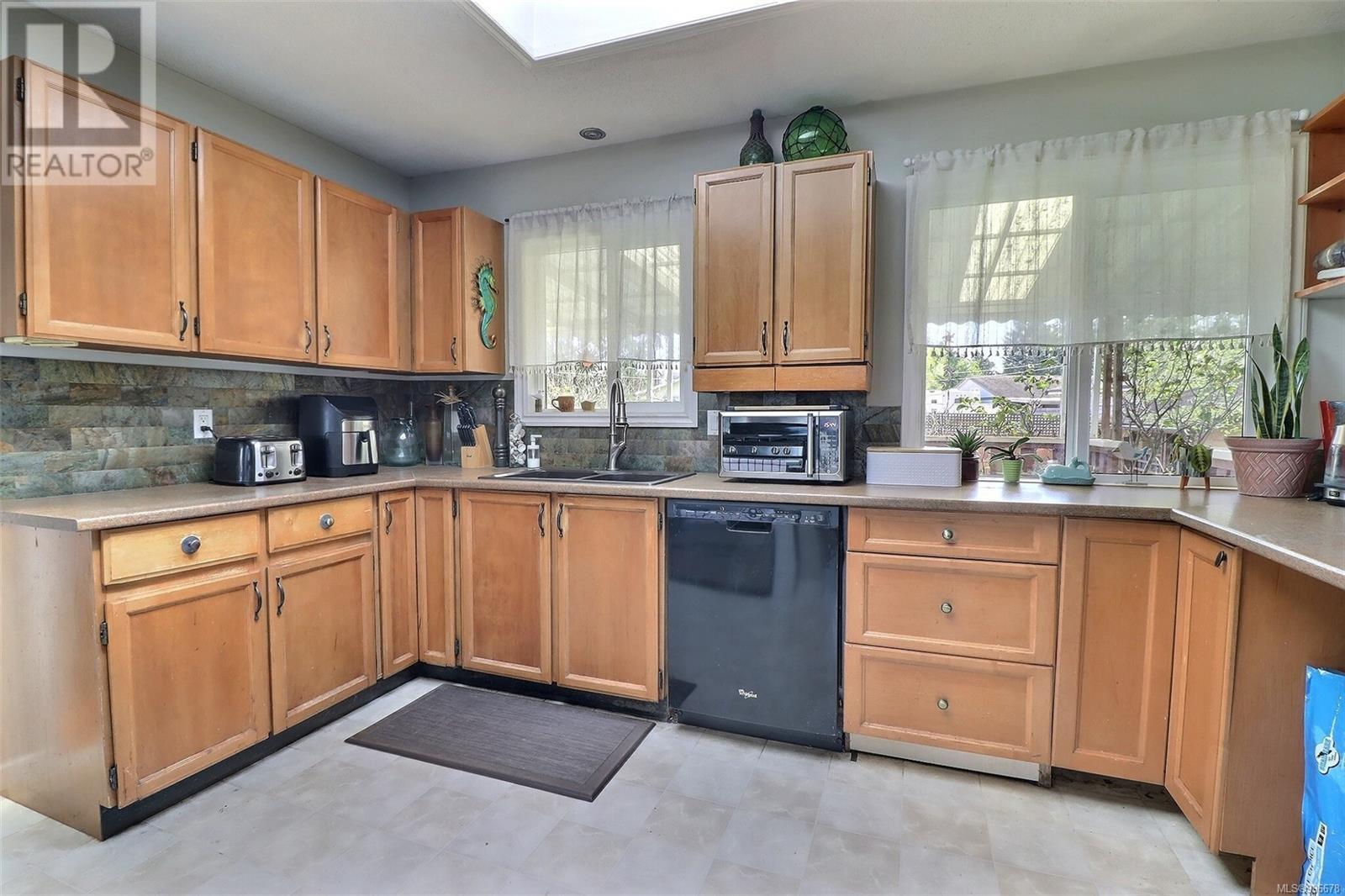1536 Juan De Fuca Blvd Property Photo 4