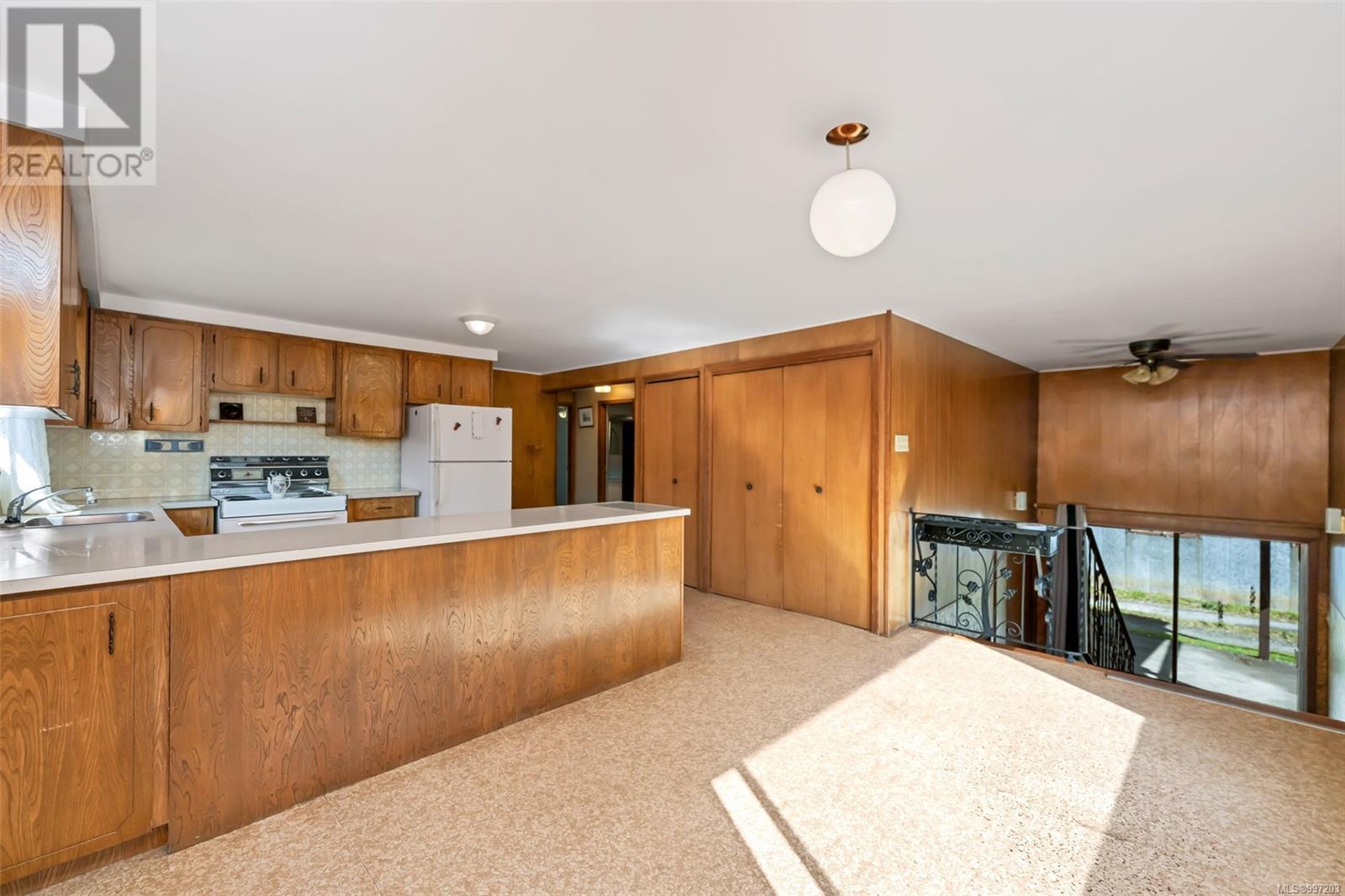 70 Fern Rd Property Photo 12