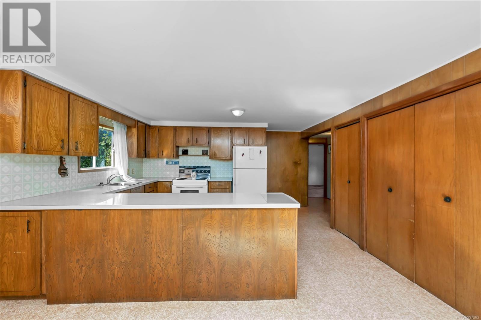 70 Fern Rd Property Photo 14