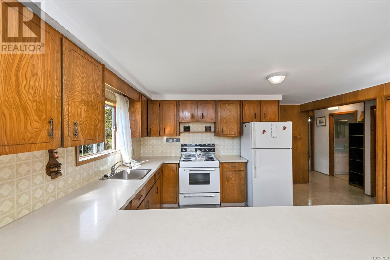 70 Fern Rd Property Photo 15