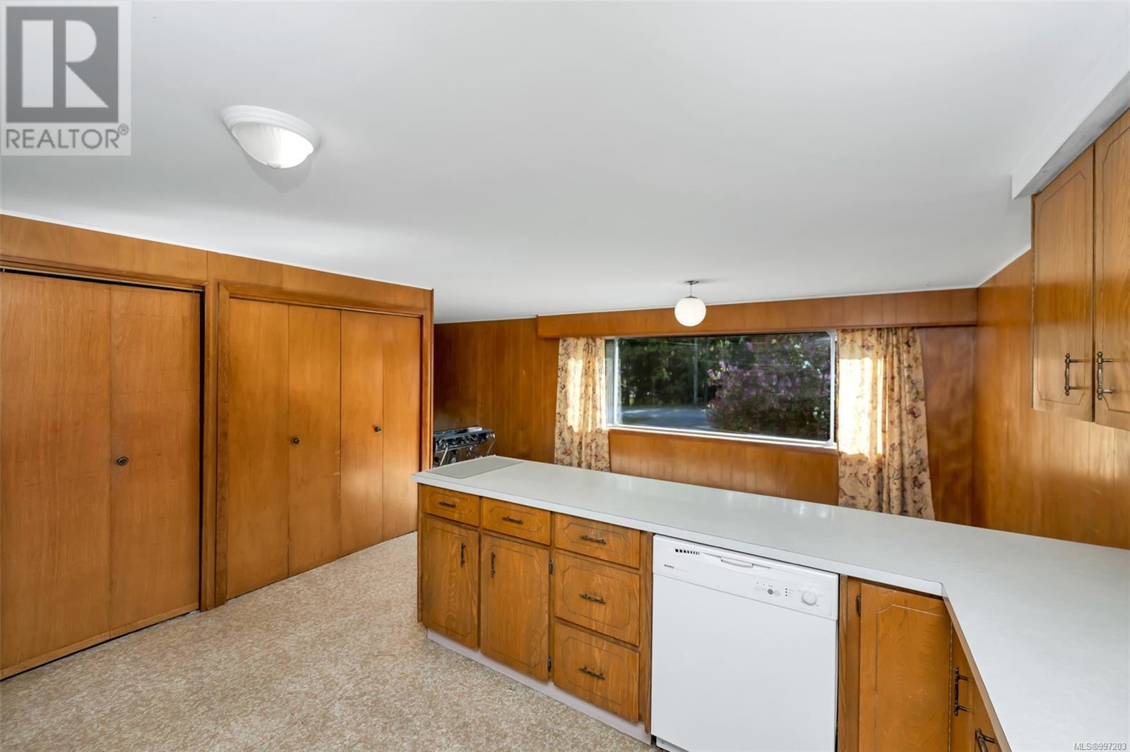 70 Fern Rd Property Photo 17