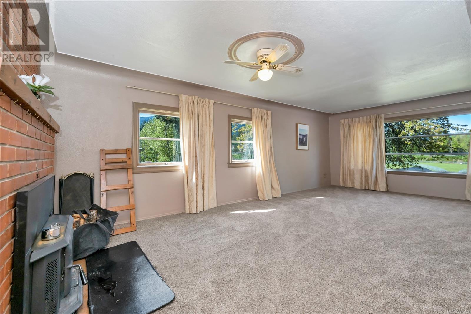 70 Fern Rd Property Photo 20