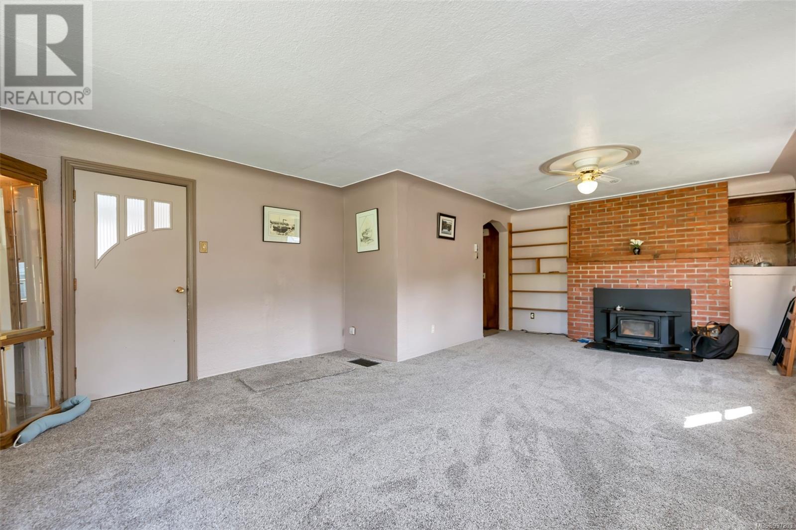 70 Fern Rd Property Photo 23