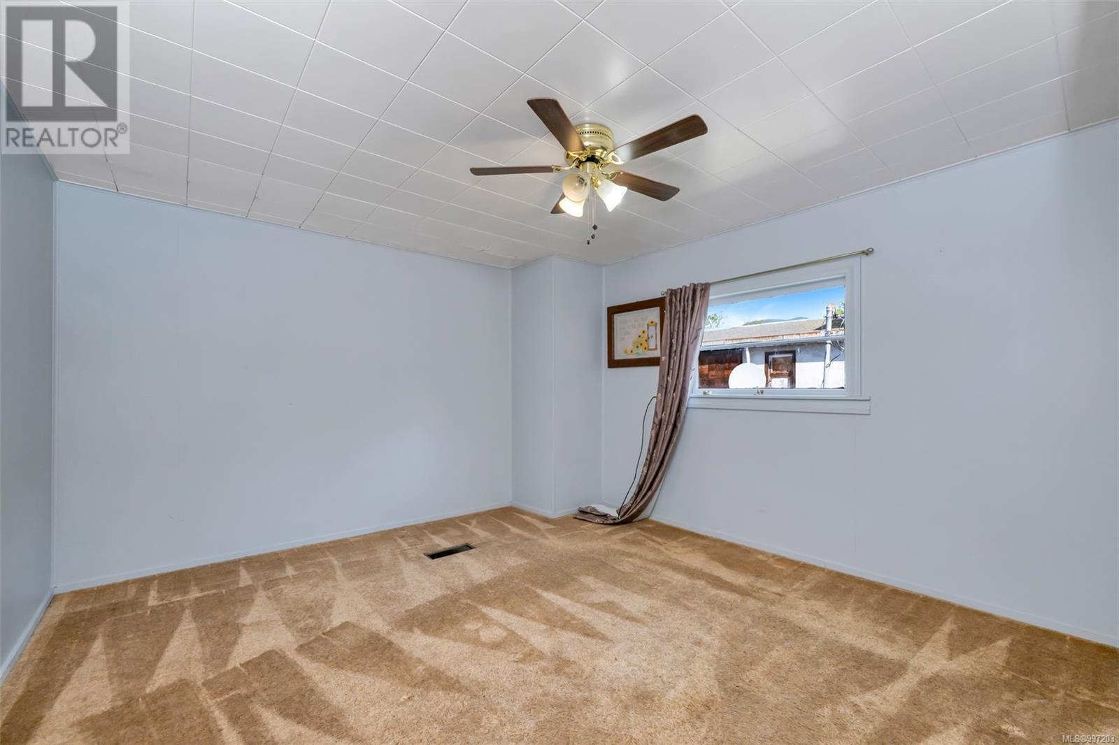 70 Fern Rd Property Photo 32