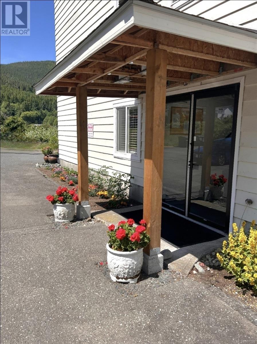 312 611 MacMillan Dr Property Photo 1