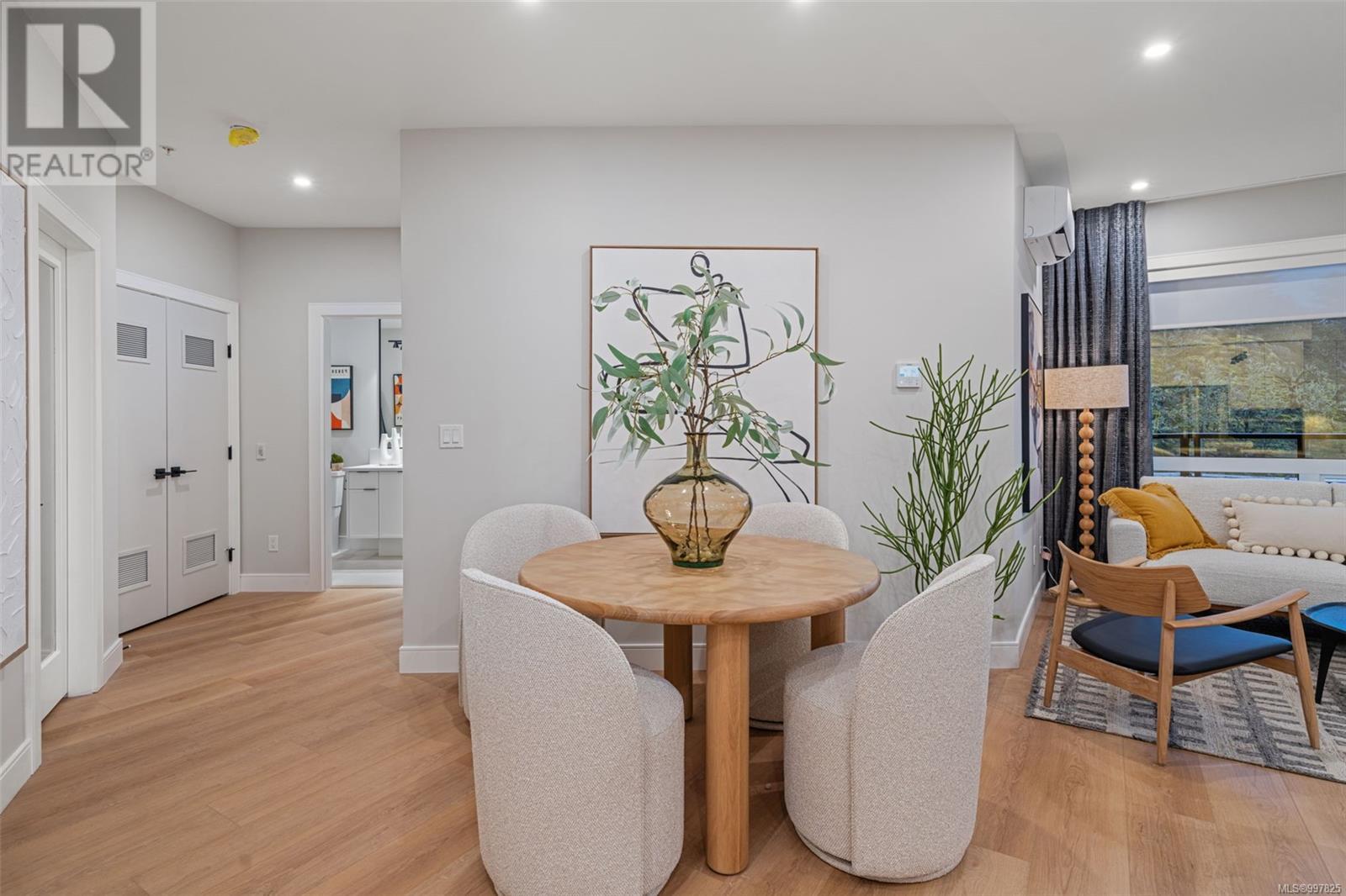 1810 Selenite Place #605 Property Photo 5