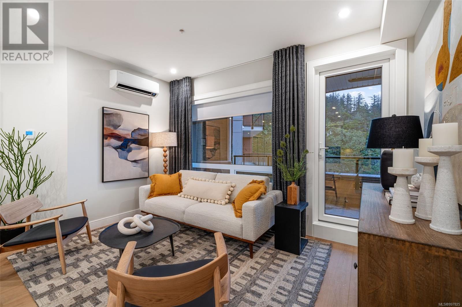 1810 Selenite Place #605 Property Photo 6