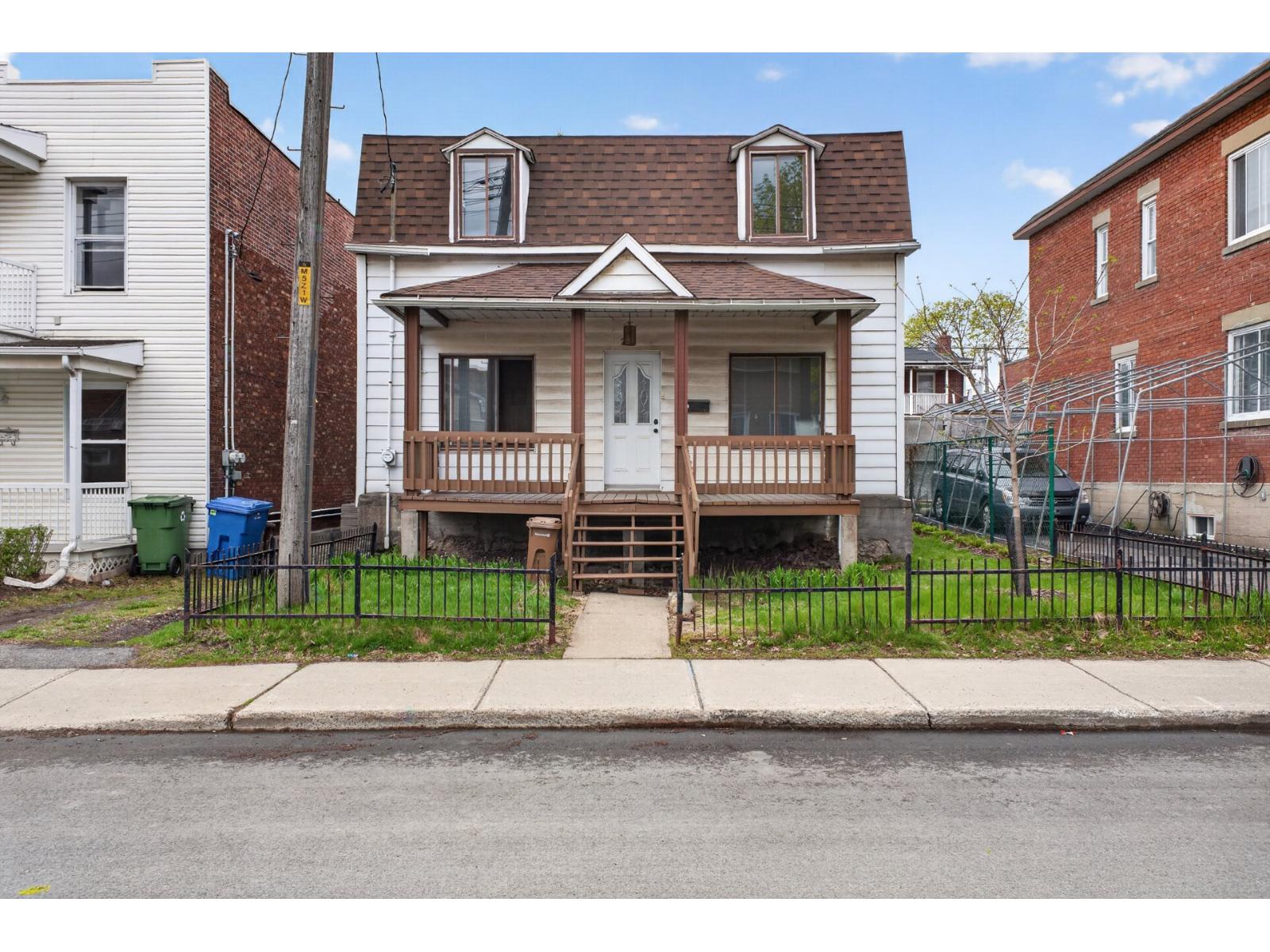 20 Av. Du Moulin Property Photo 1