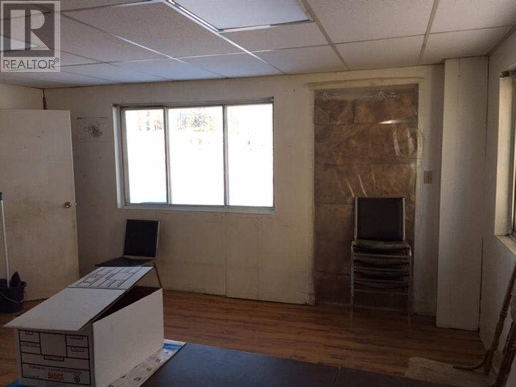 2 Banff Avenue Property Photo 5