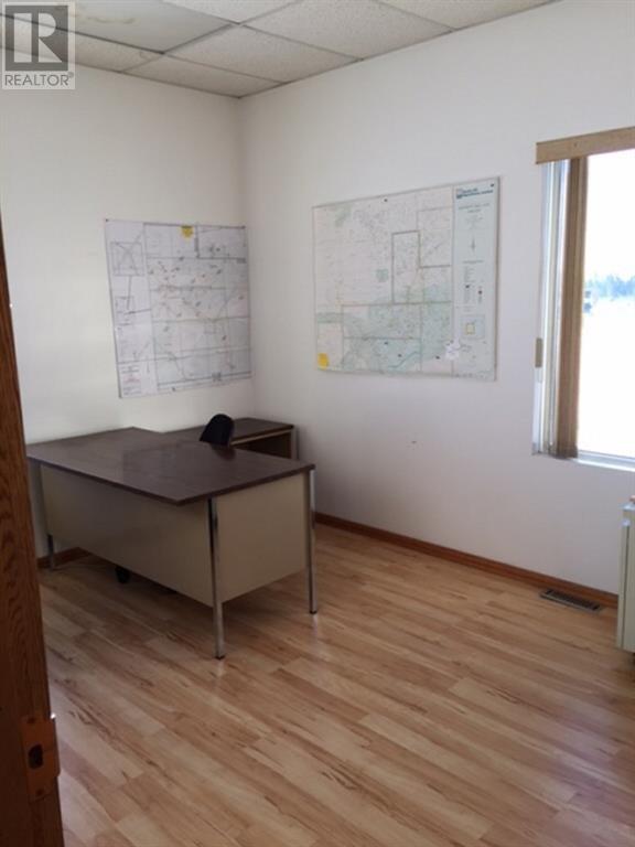 2 Banff Avenue Property Photo 7