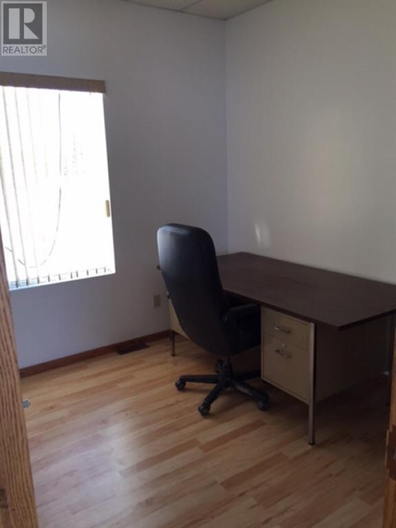 2 Banff Avenue Property Photo 13
