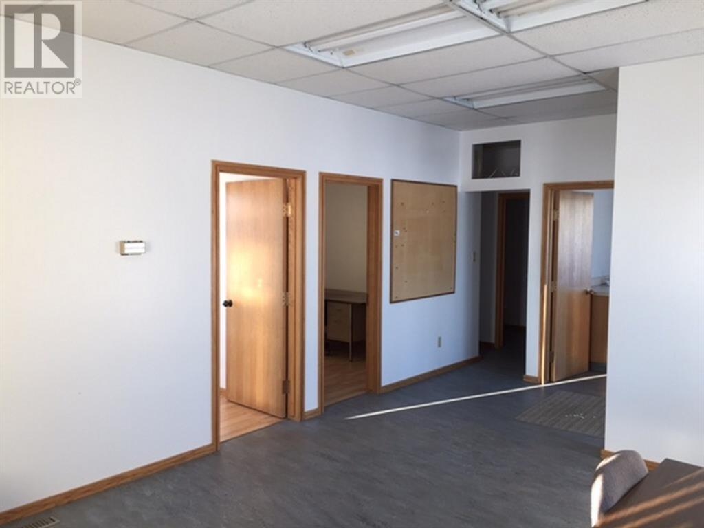 2 Banff Avenue Property Photo 21