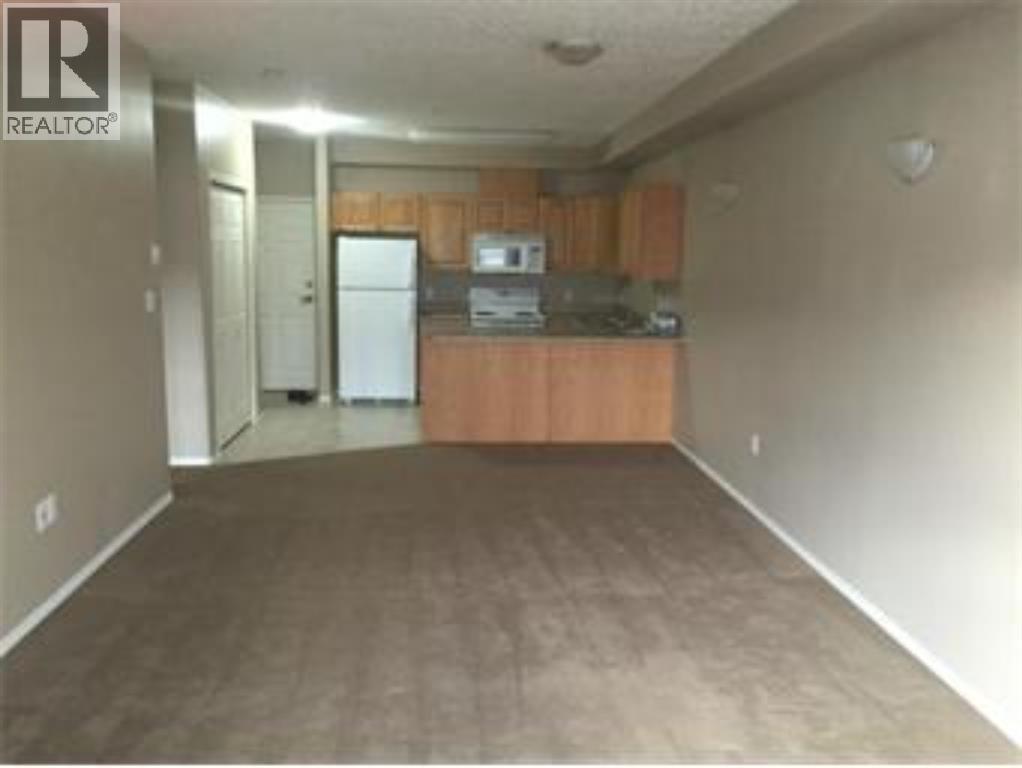 9810 94 Street Property Photo 3