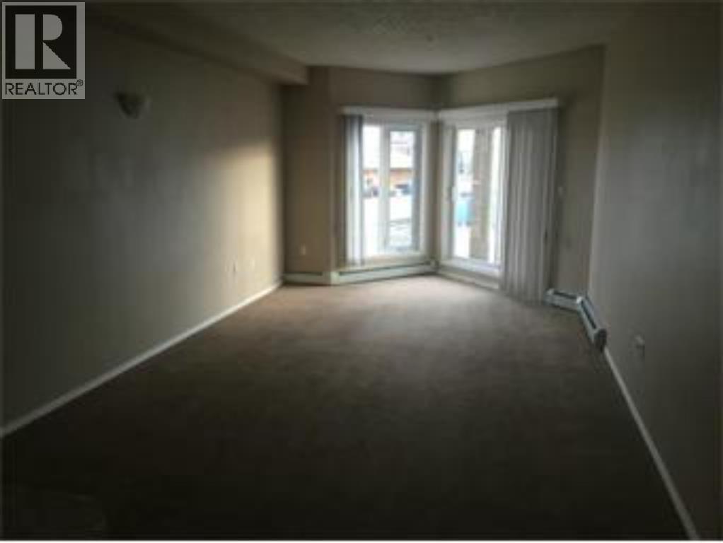 9810 94 Street Property Photo 4