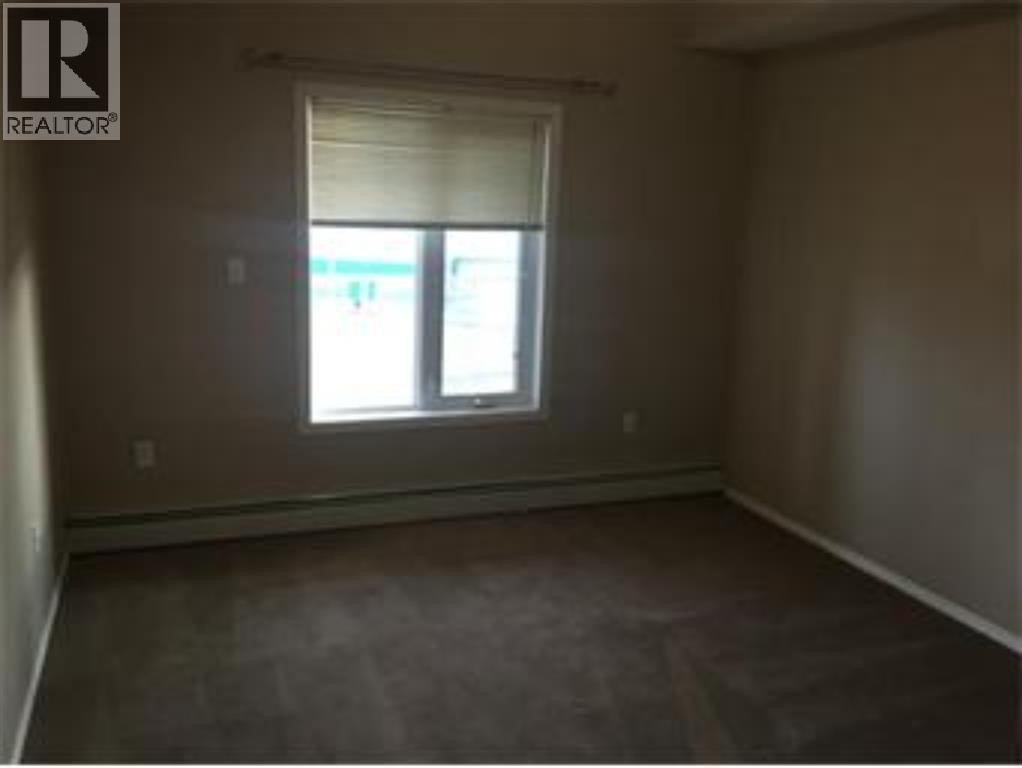 9810 94 Street Property Photo 6