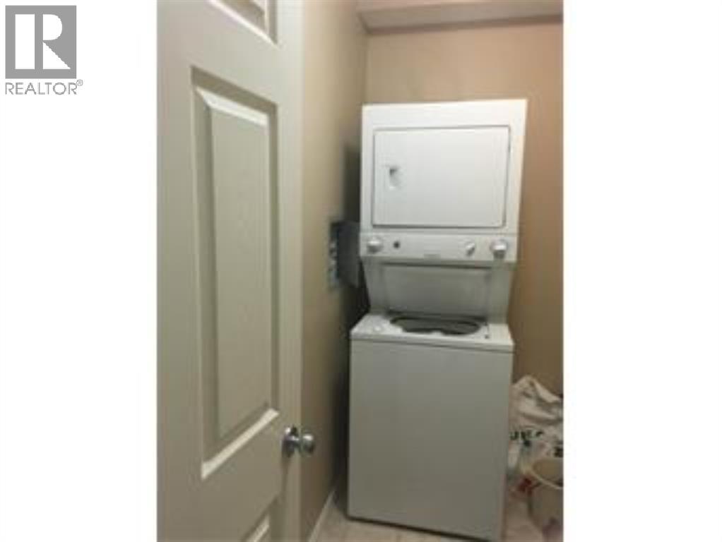 9810 94 Street Property Photo 7