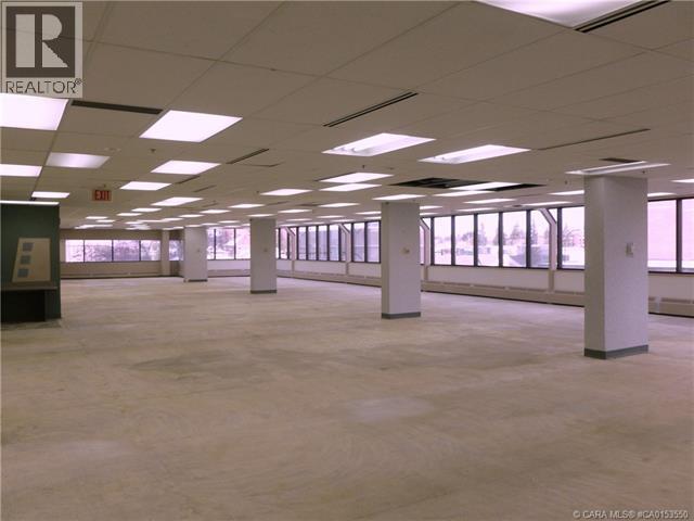 4911 51 Street Property Photo 5