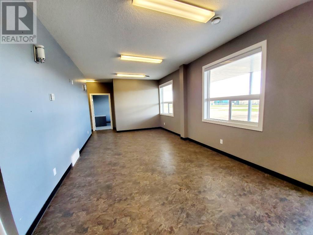 594058, 125b Range Road Property Photo 2