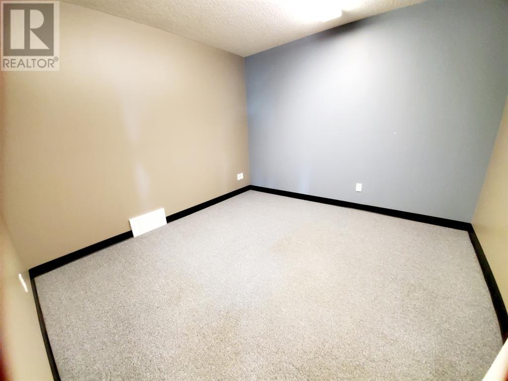 594058, 125b Range Road Property Photo 6