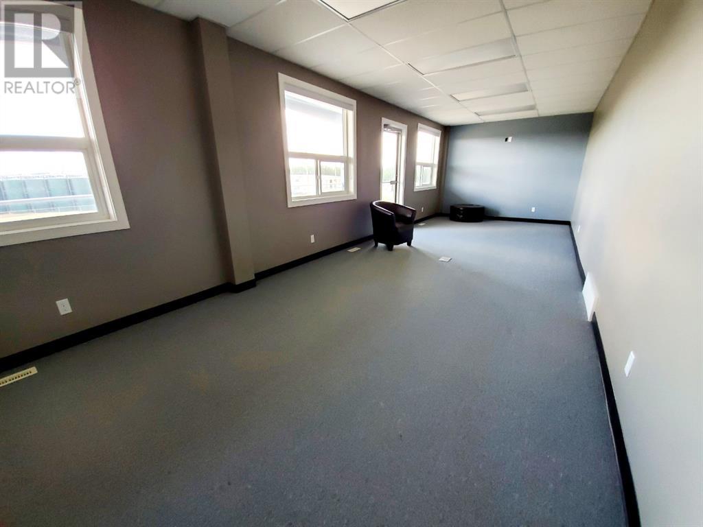 594058, 125b Range Road Property Photo 11