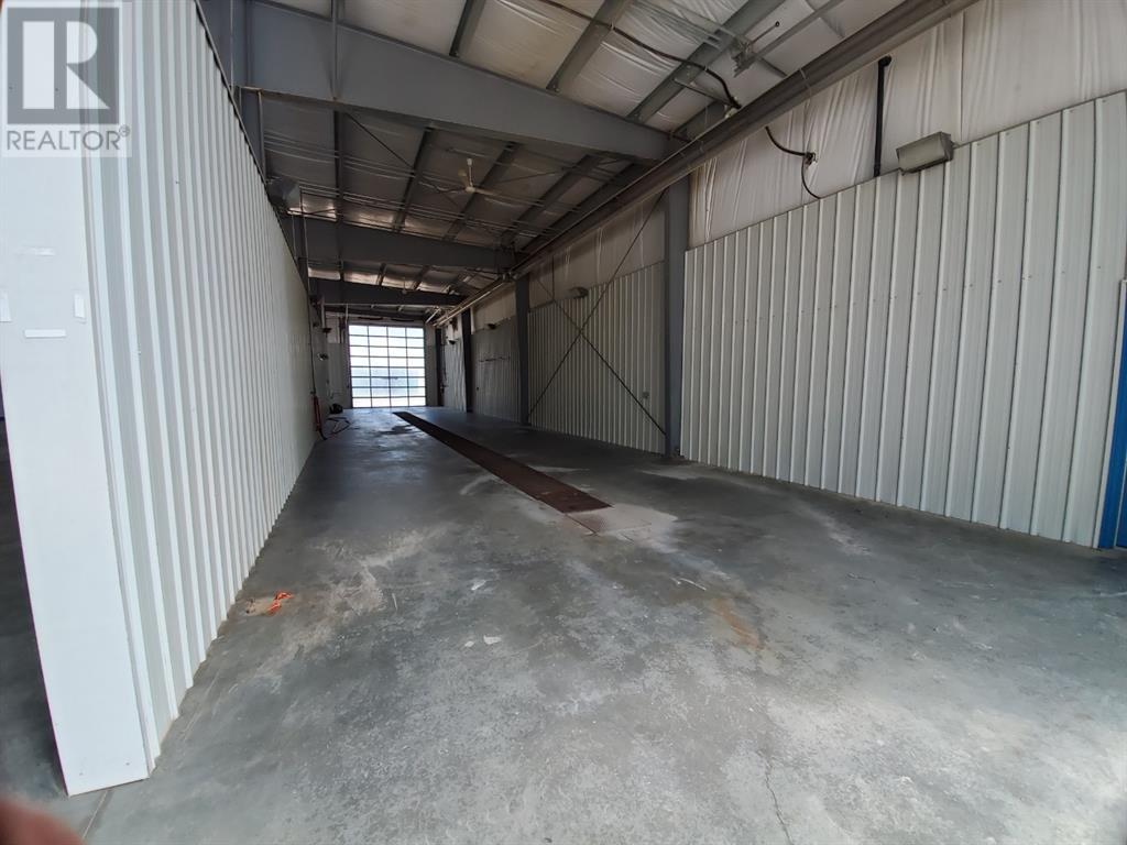 594058, 125b Range Road Property Photo 22