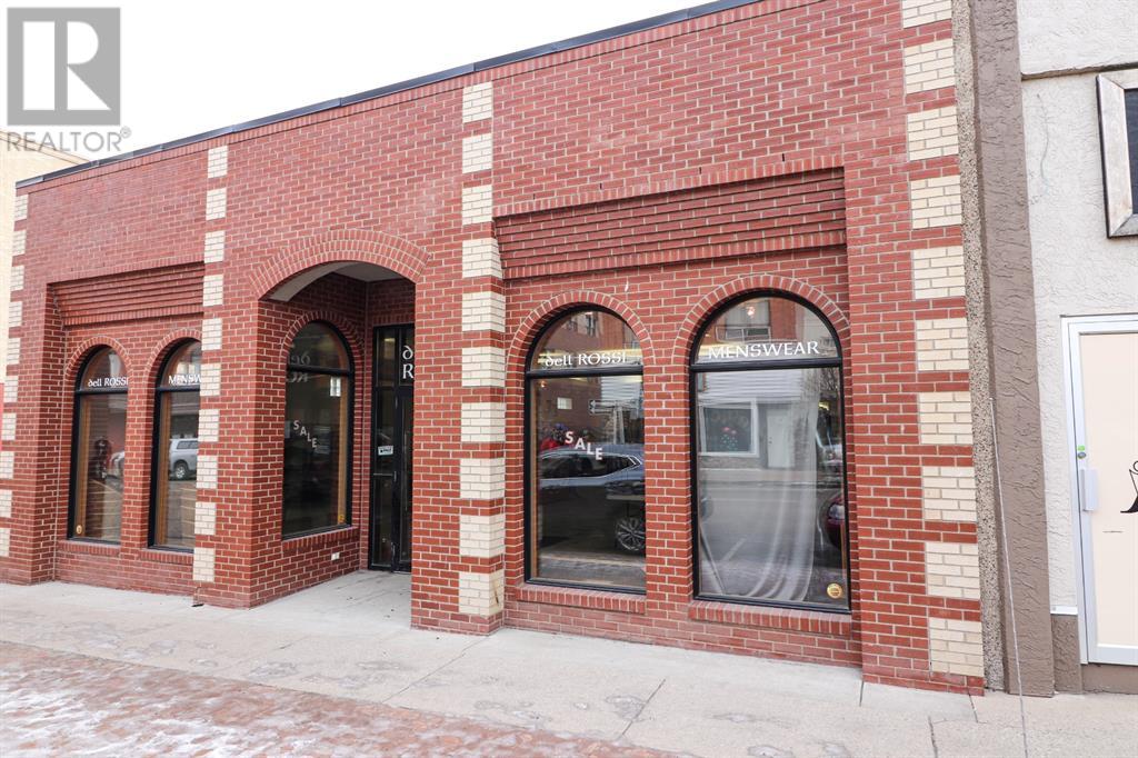 649 3 Street Se Property Photo 2
