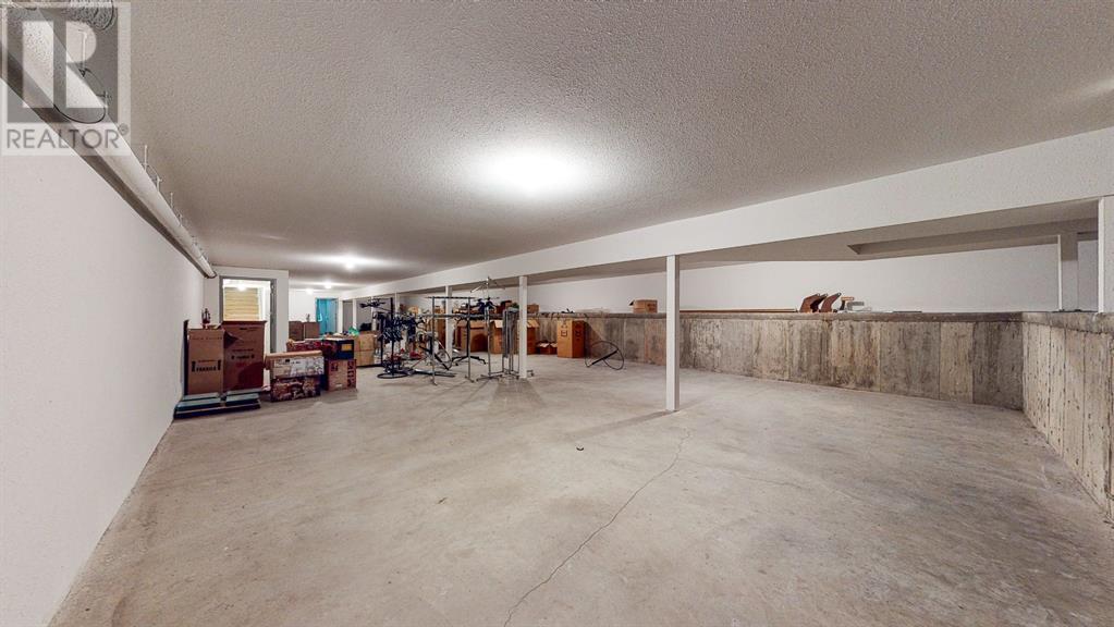 649 3 Street Se Property Photo 19