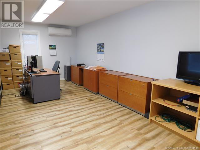4511 44 Street Property Photo 3
