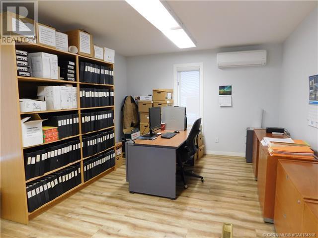 4511 44 Street Property Photo 4