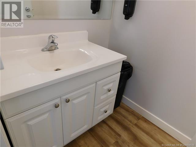 4511 44 Street Property Photo 5