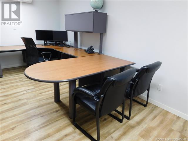 4511 44 Street Property Photo 10