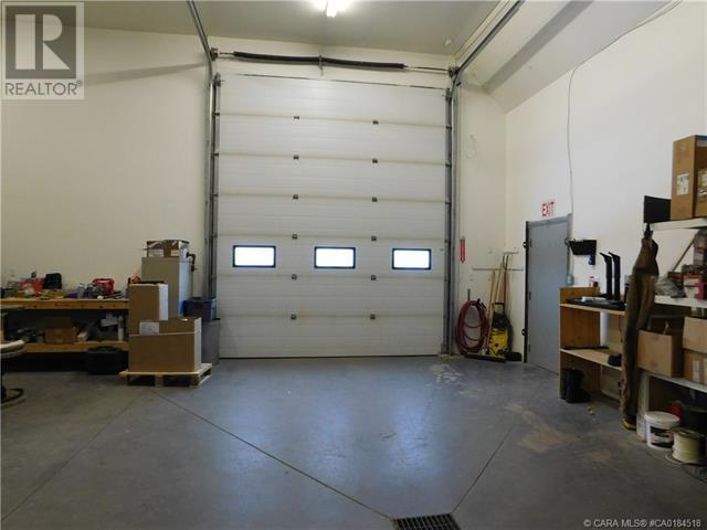 4511 44 Street Property Photo 12