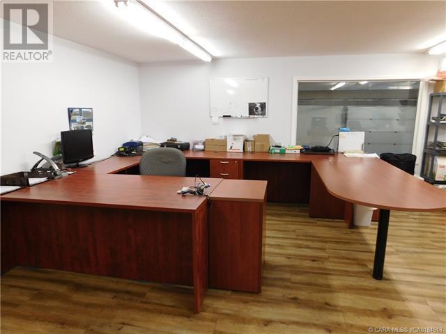 4511 44 Street Property Photo 14