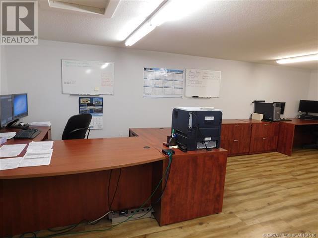 4511 44 Street Property Photo 15