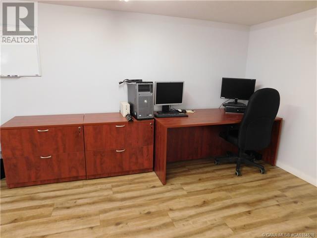 4511 44 Street Property Photo 16