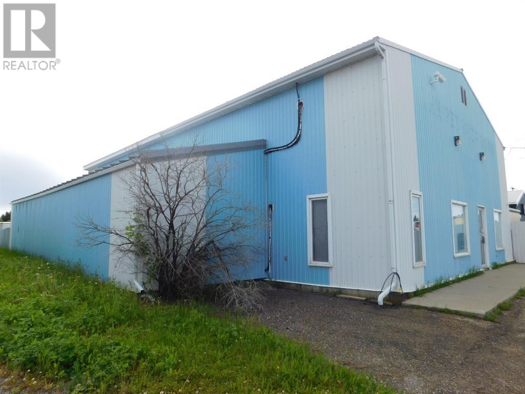 4511 44 Street Property Photo 25