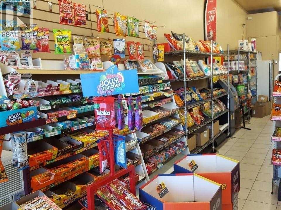 2923 Richmond Road Sw Property Photo 2