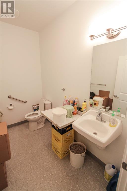 6104 Bowness Road Nw Property Photo 11