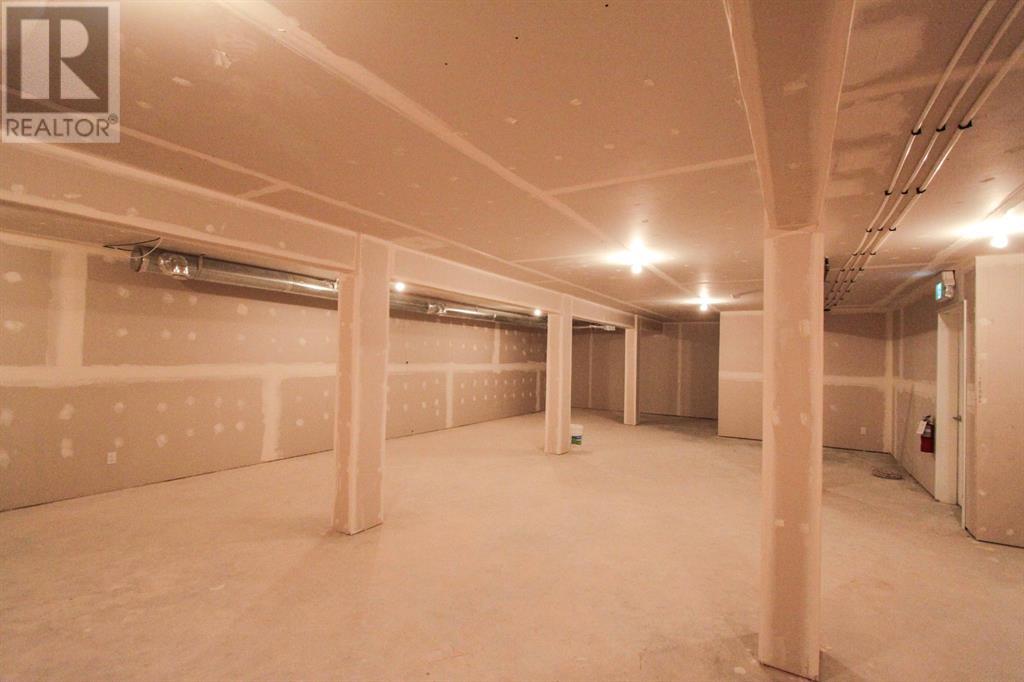 6104 Bowness Road Nw Property Photo 13